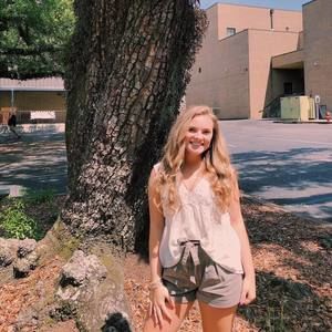 Meet your Posher, Caitlin